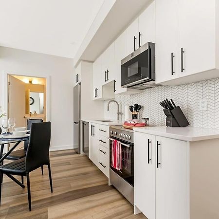 Stylish 2Br Condo - Balcony - Stunning City View Kitchener Buitenkant foto